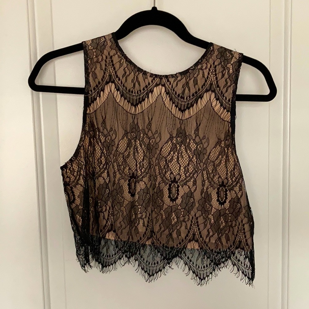 Express lace, crop tank top